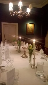 Dinner Kings table